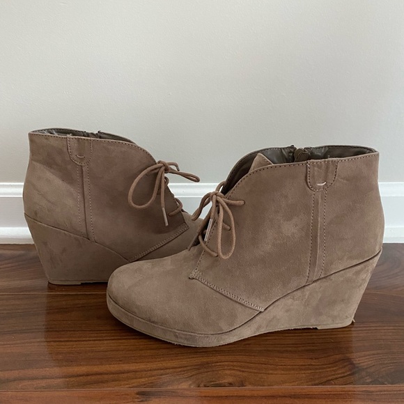 Merona Brown Suede Wedges - Picture 4 of 7